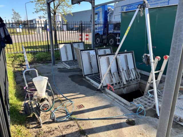 cf7ea02e-e101-41e2-b2ea-d3294f200e6a 2